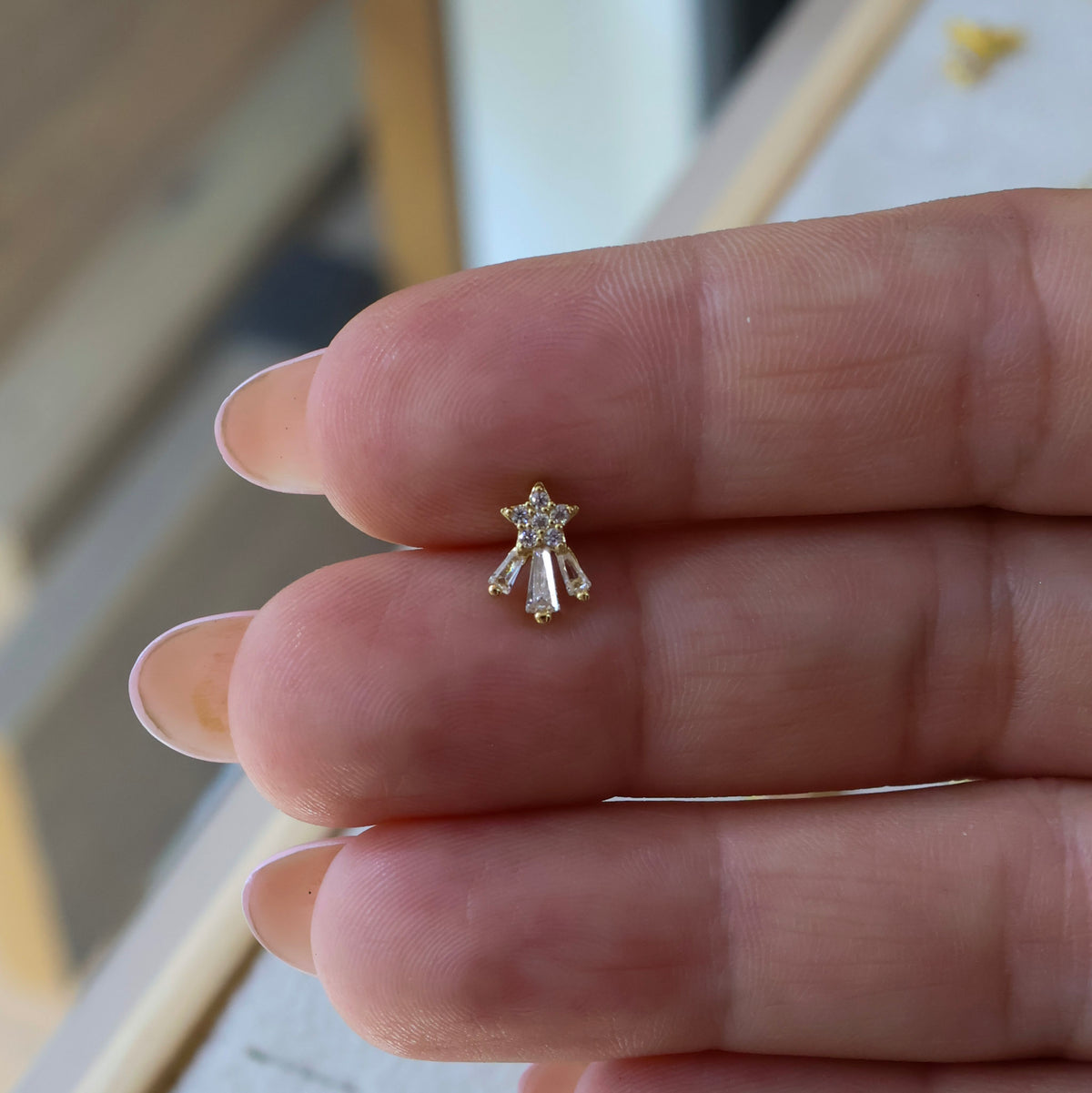 TRAGUS PIERCING YILDIZ